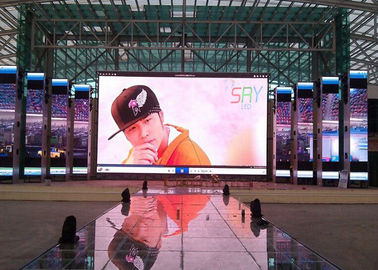 Control síncrono de la pantalla LED fija interior de P4mm SMD2121 para el centro comercial proveedor