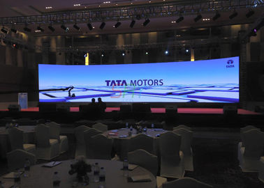 El alto brillo a todo color P3.91 curvó el tablero de pantallas del LED para la conferencia proveedor